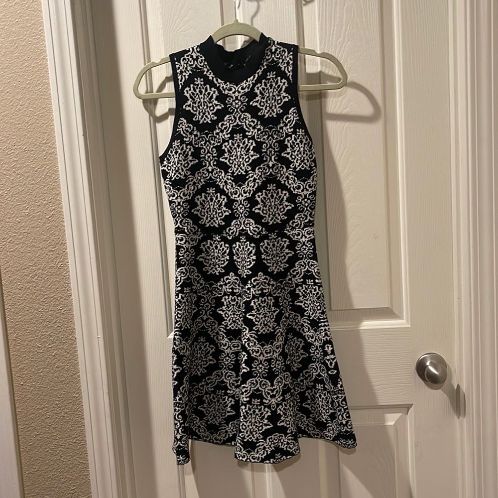Xhilaration Women's Sweater Dress Small Black Floral Knit Sleeveless High Neck